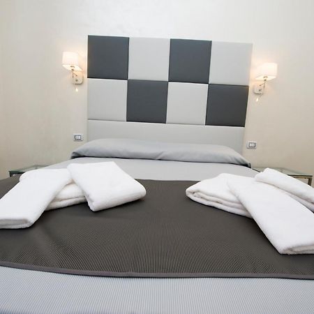 Grey&White Hotel Roma Cameră foto
